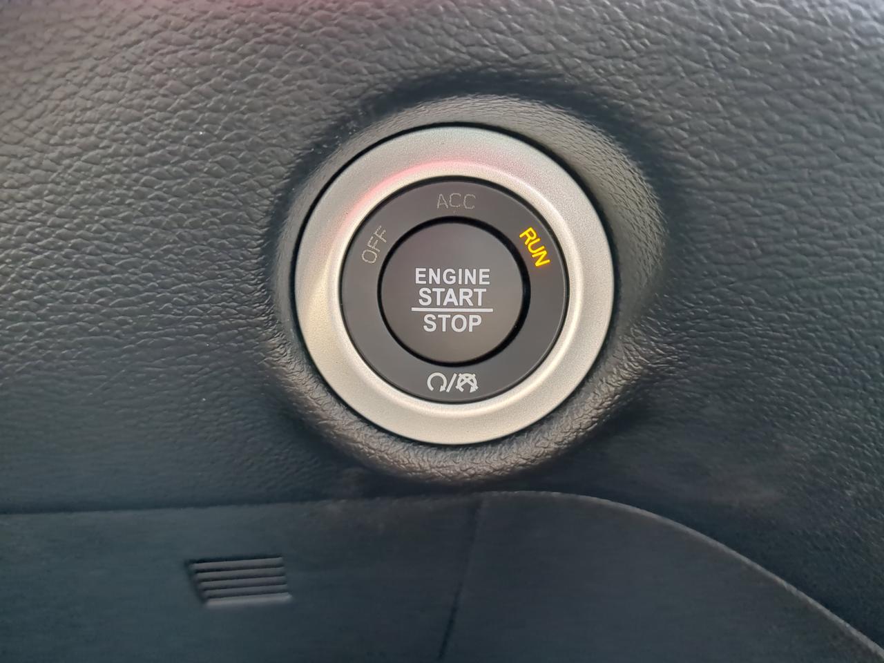 2027 Chrysler Pacifica Select Appleton WI