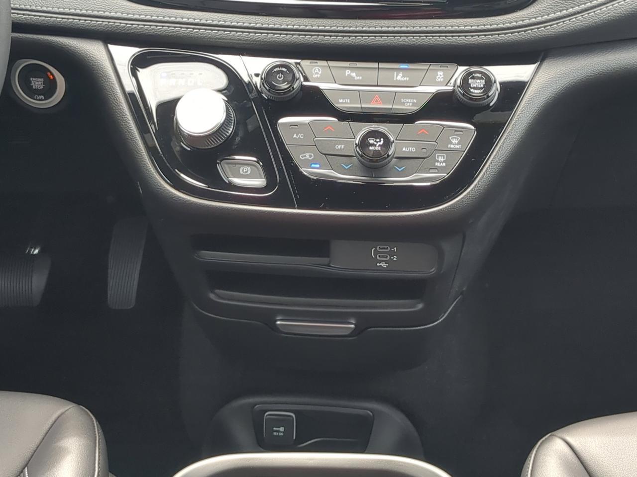 2027 Chrysler Pacifica Select Appleton WI