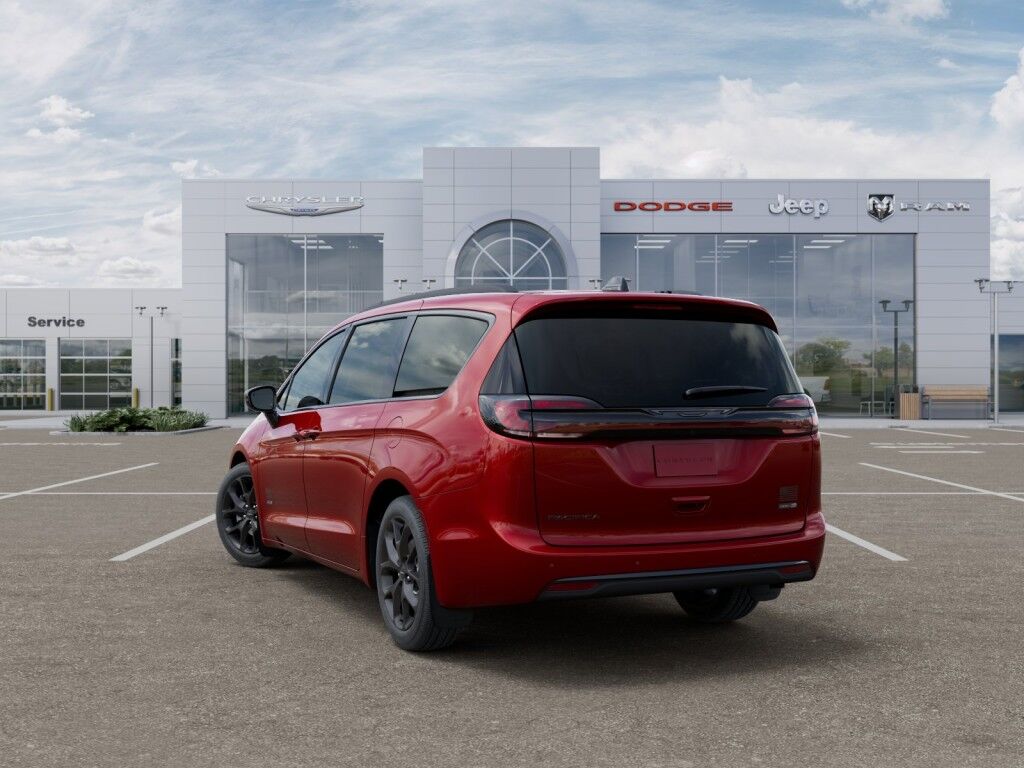 2027 Chrysler Pacifica Select