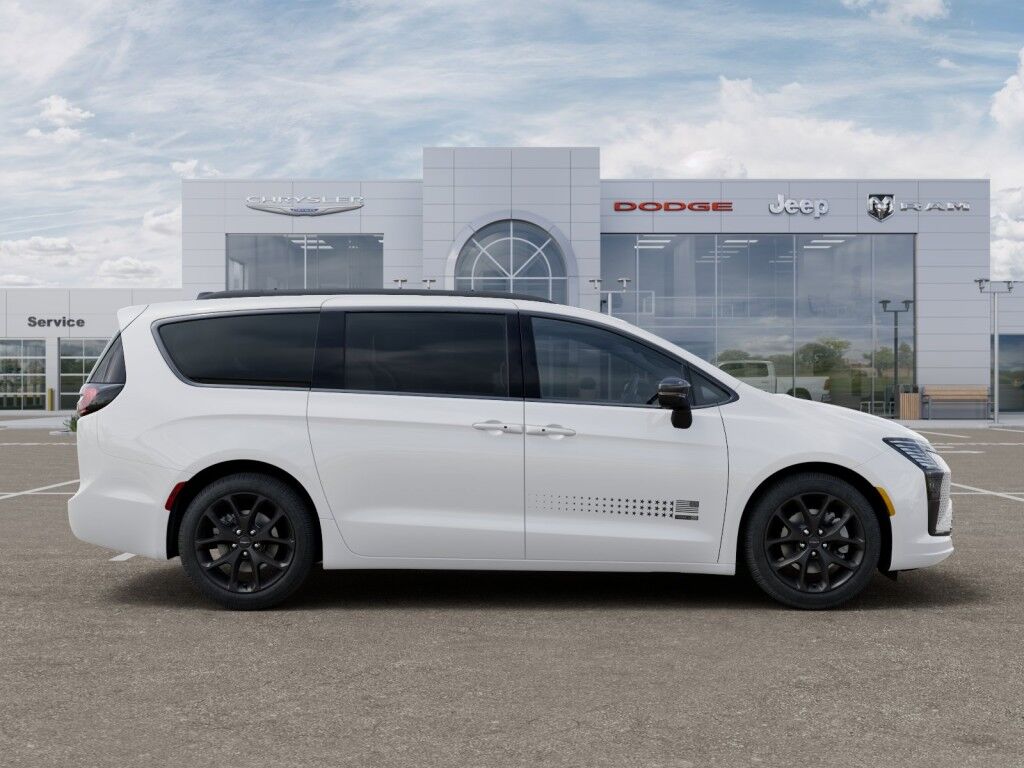 2027 Chrysler Pacifica Select Owego NY