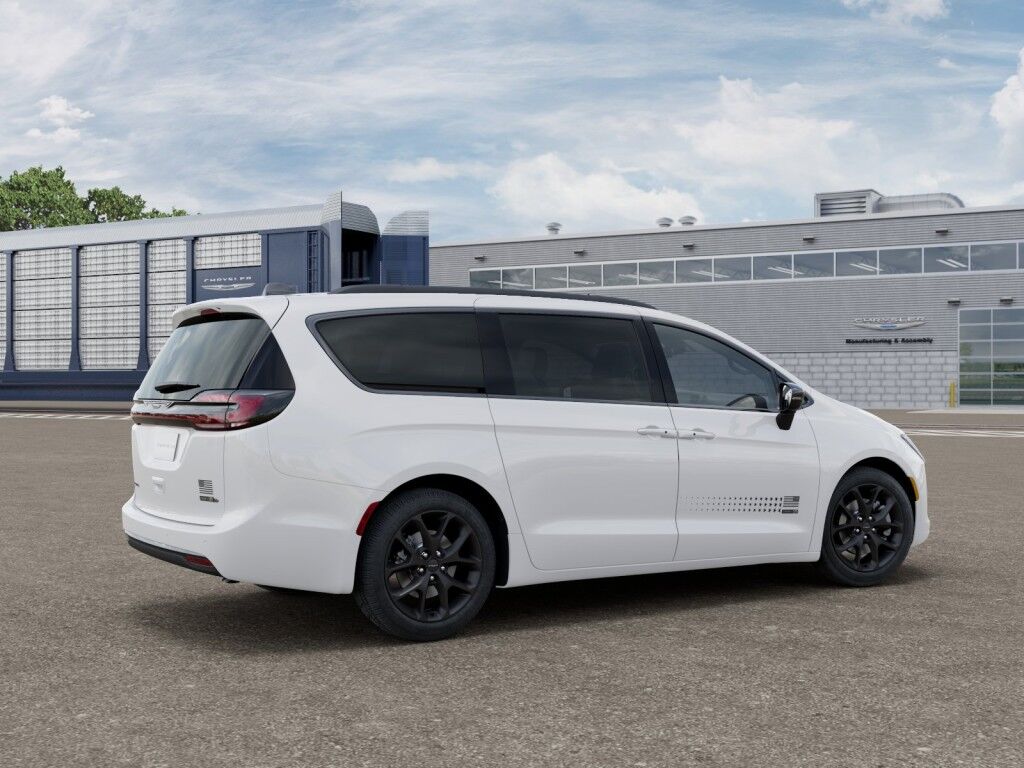 2027 Chrysler Pacifica Select Owego NY