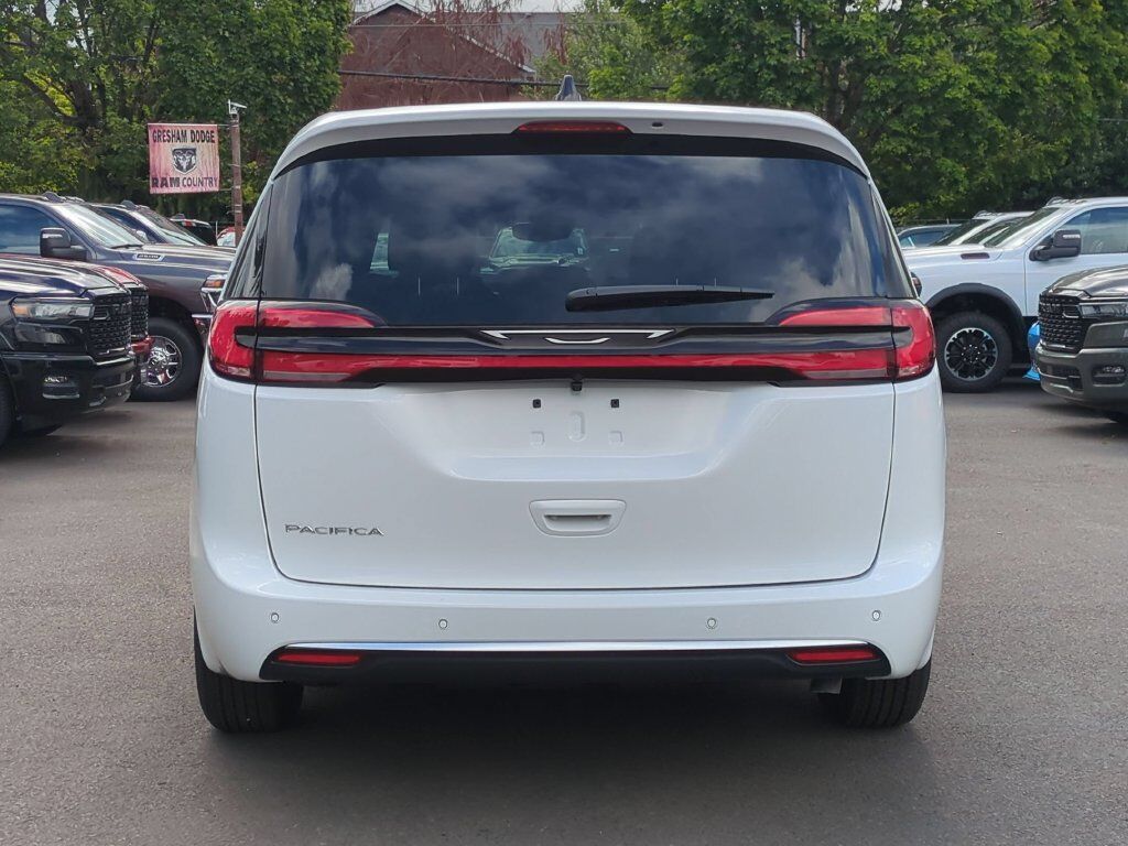 2027 Chrysler Pacifica Select Gresham OR