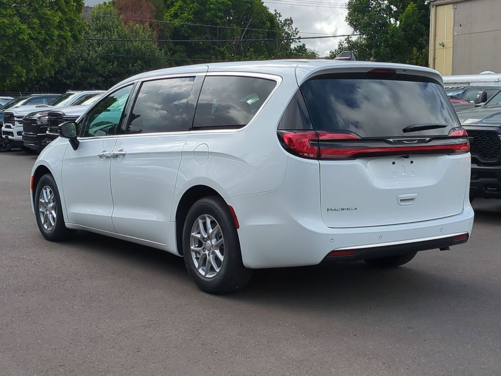 2027 Chrysler Pacifica Select Gresham OR