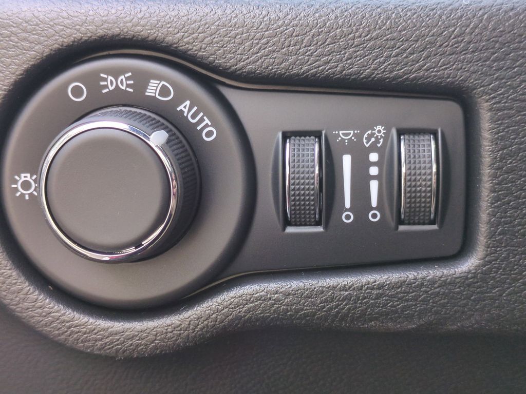 2027 Chrysler Pacifica Select Gresham OR