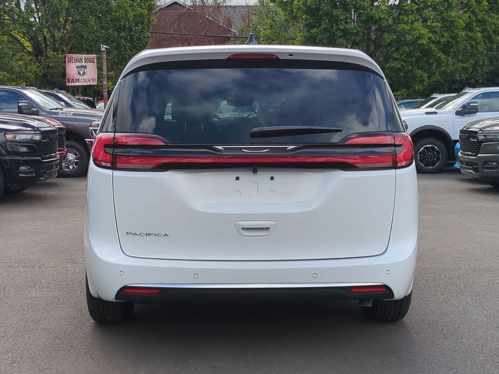 2027 Chrysler Pacifica Select Gresham OR