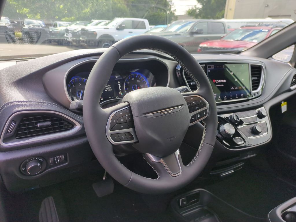 2027 Chrysler Pacifica Select Gresham OR
