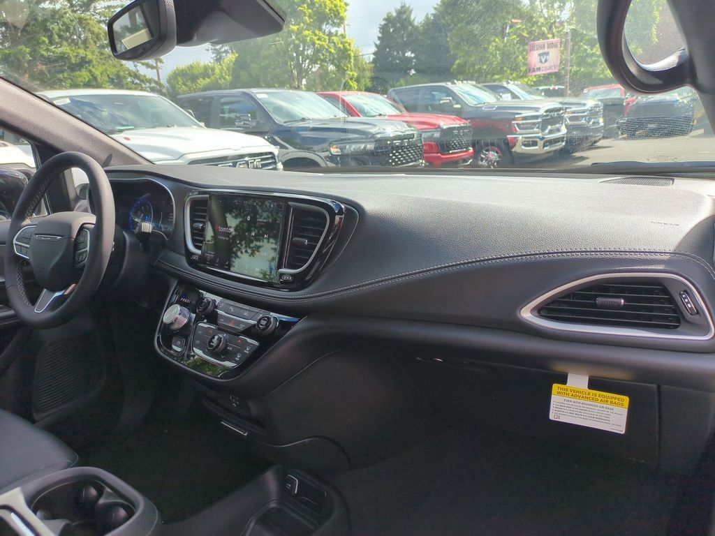2027 Chrysler Pacifica Select Gresham OR