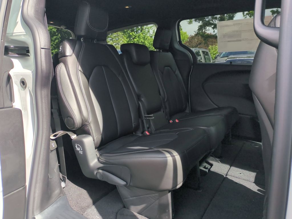 2027 Chrysler Pacifica Select Gresham OR