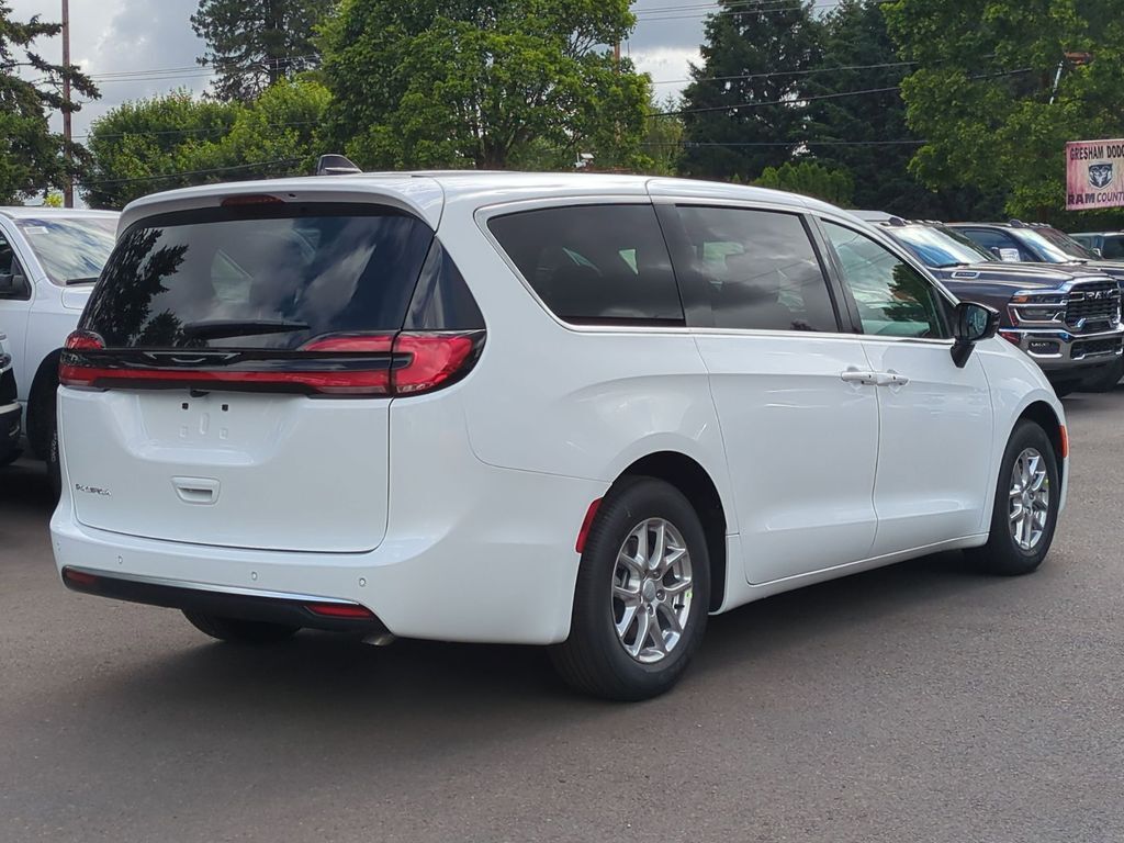 2027 Chrysler Pacifica Select Gresham OR
