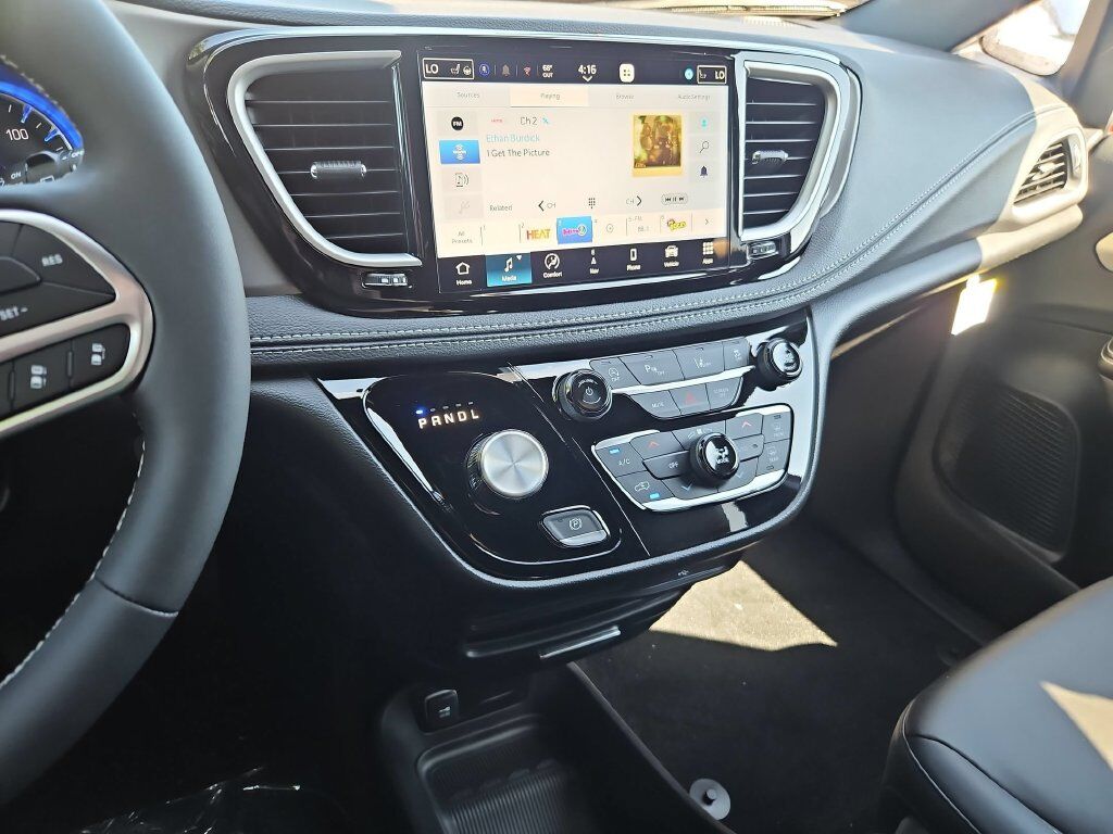 2027 Chrysler Pacifica Select Gresham OR