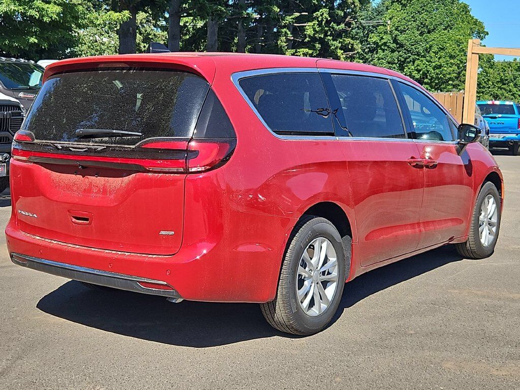 2027 Chrysler Pacifica Select Gresham OR