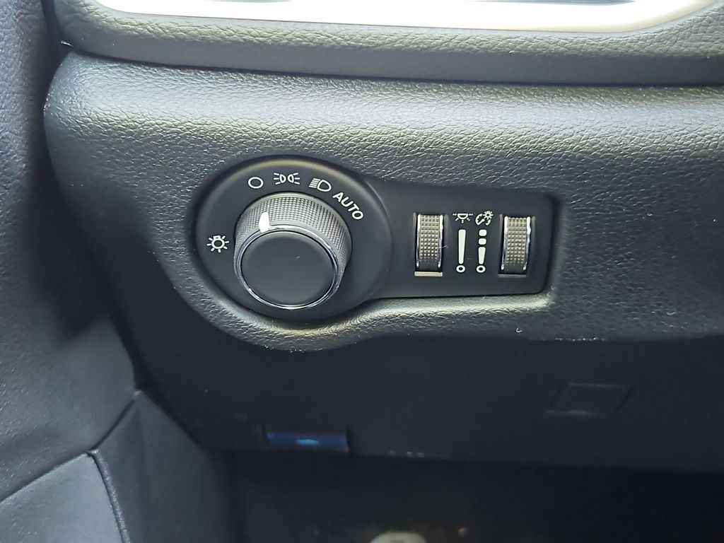 2027 Chrysler Pacifica Select Gresham OR