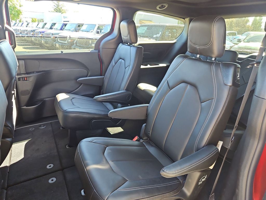 2027 Chrysler Pacifica Select Gresham OR