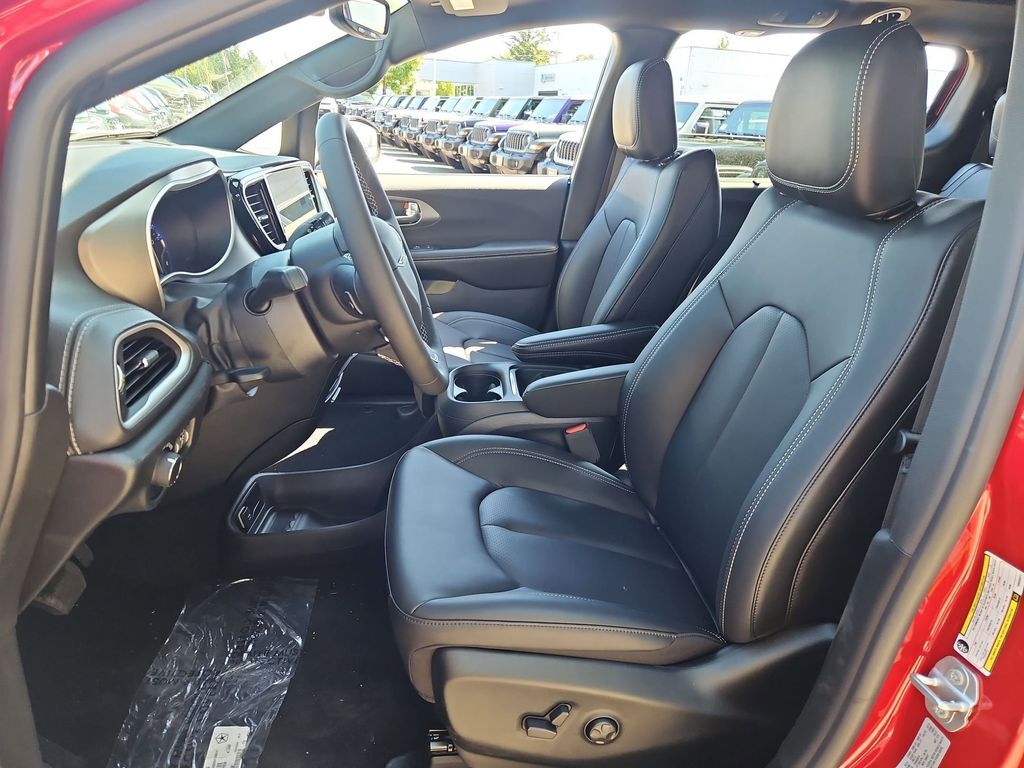 2027 Chrysler Pacifica Select Gresham OR