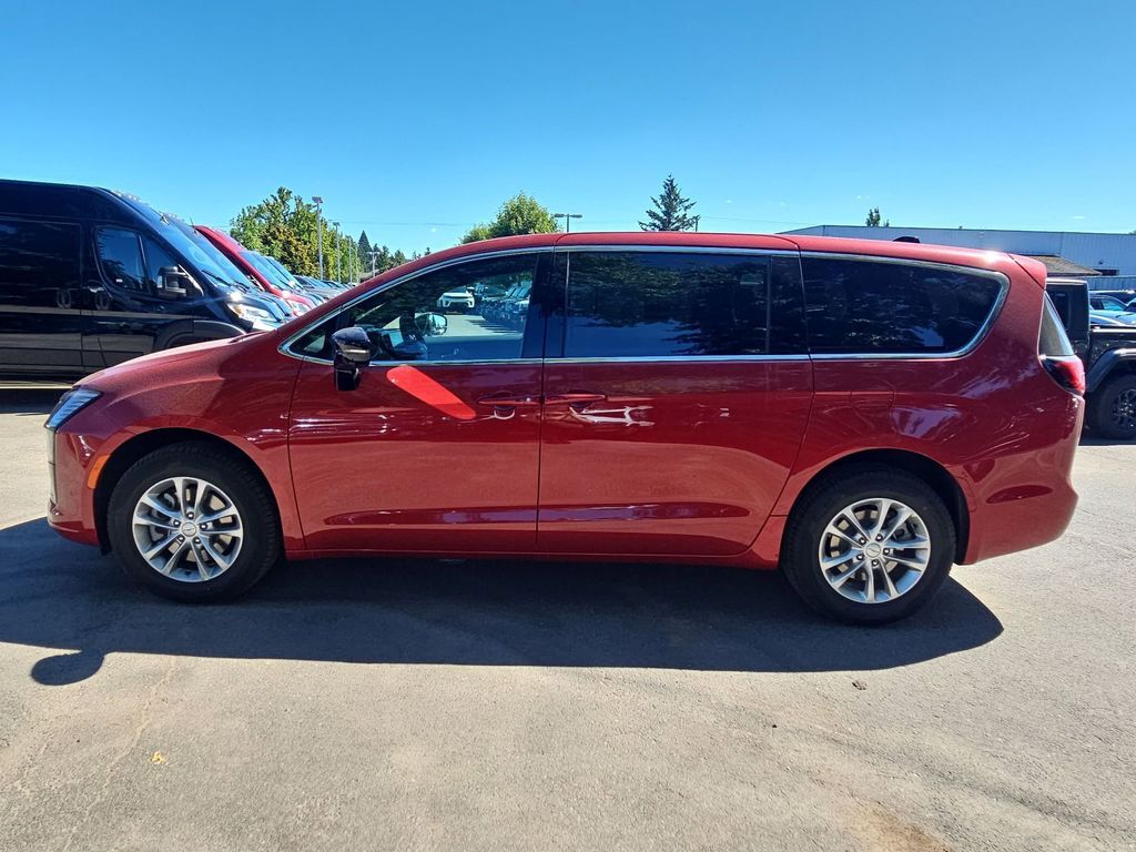 2027 Chrysler Pacifica Select Gresham OR