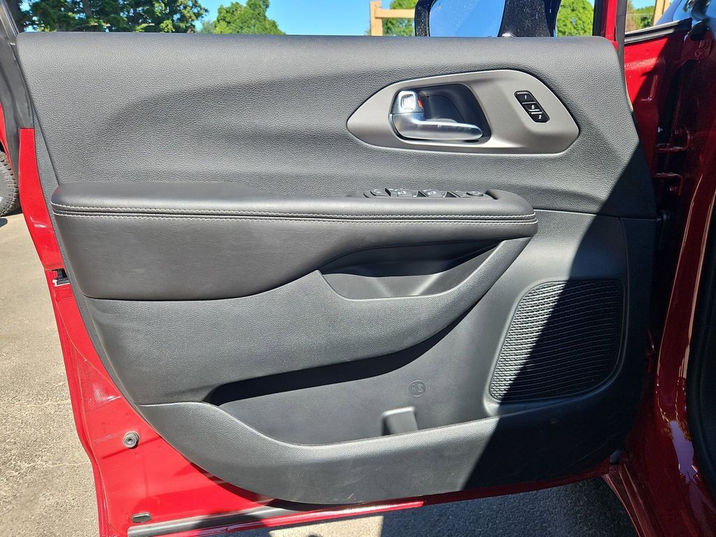 2027 Chrysler Pacifica Select Gresham OR
