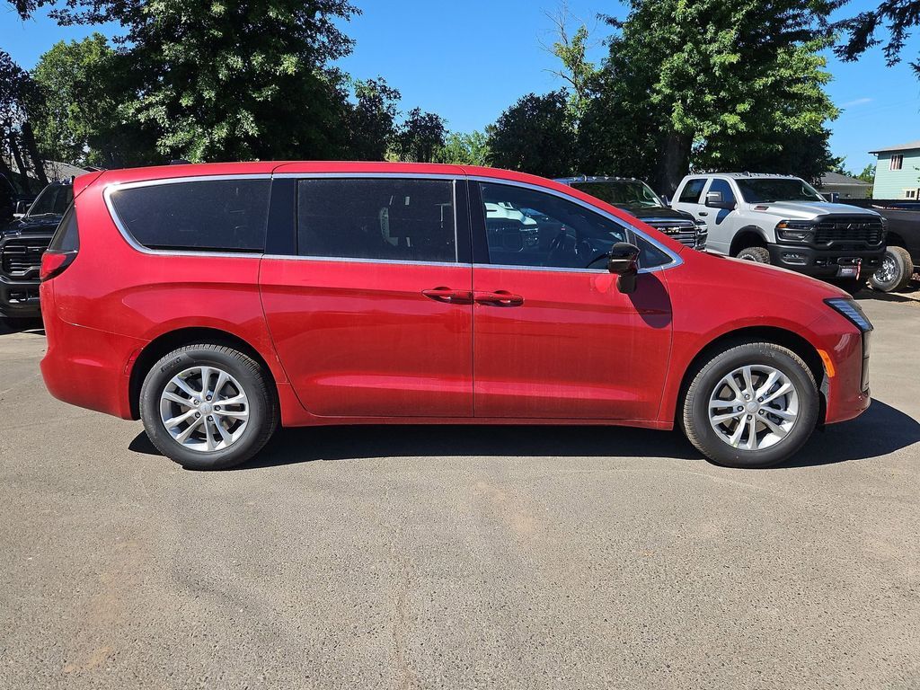 2027 Chrysler Pacifica Select Gresham OR