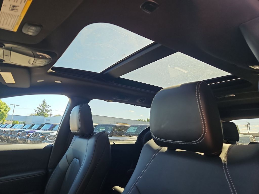 2027 Chrysler Pacifica Select Gresham OR
