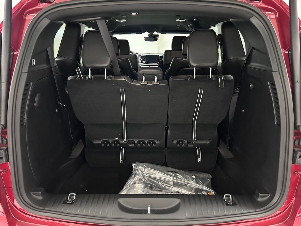 2027 Chrysler Pacifica Select Portland OR