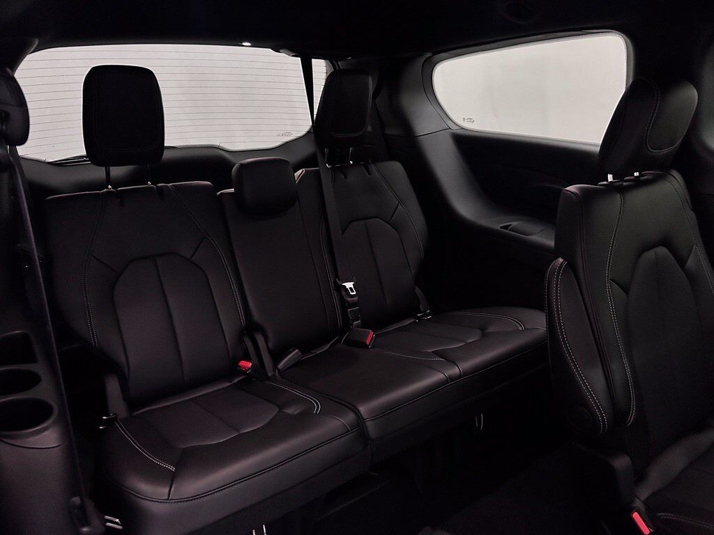 2027 Chrysler Pacifica Select Portland OR