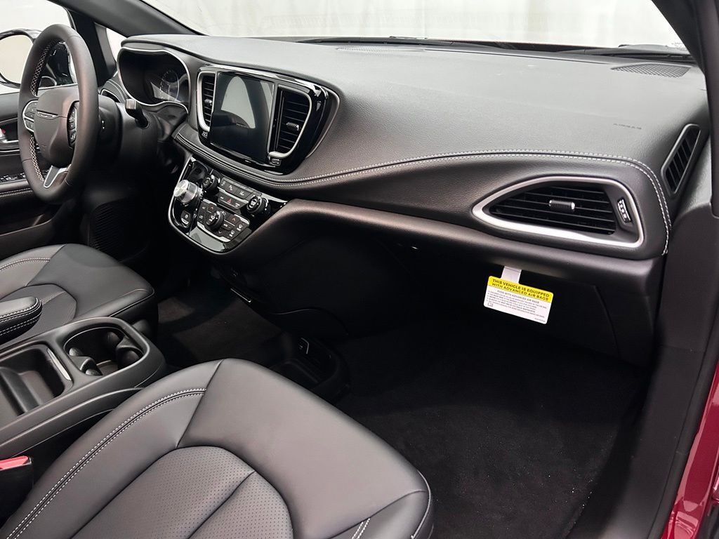 2027 Chrysler Pacifica Select Portland OR