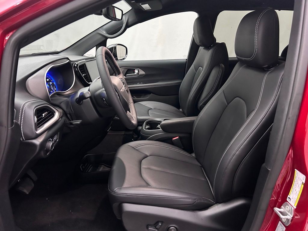 2027 Chrysler Pacifica Select Portland OR