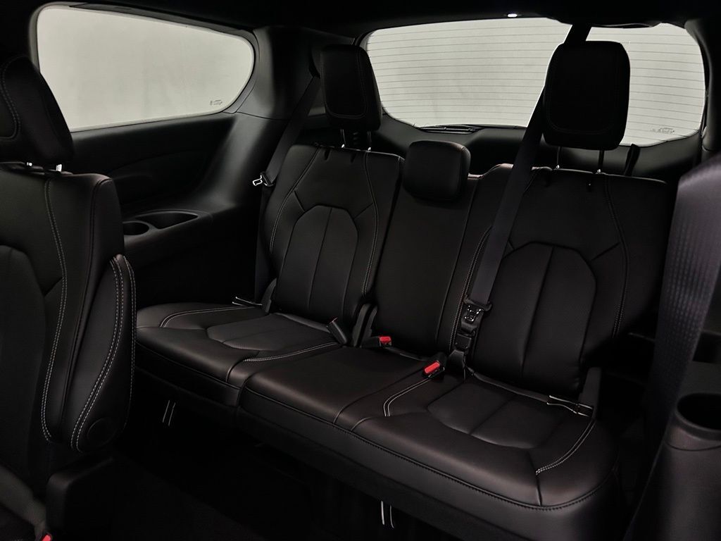 2027 Chrysler Pacifica Select Portland OR