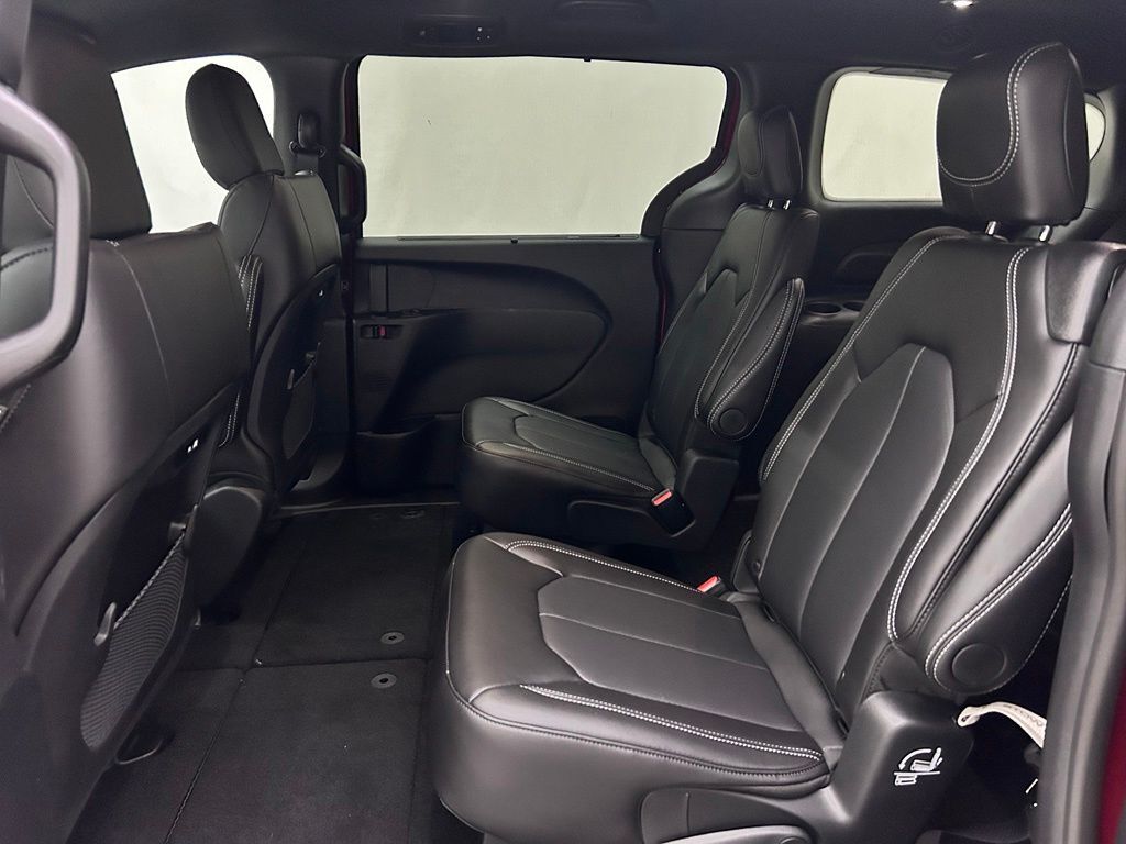 2027 Chrysler Pacifica Select Portland OR