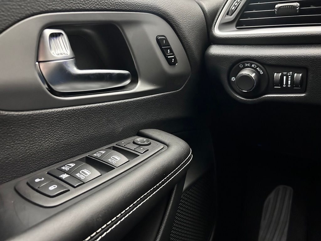 2027 Chrysler Pacifica Select Portland OR