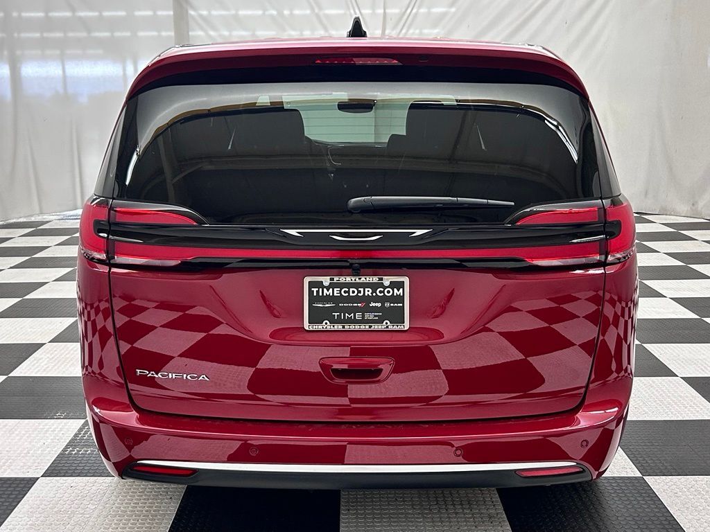 2027 Chrysler Pacifica Select Portland OR