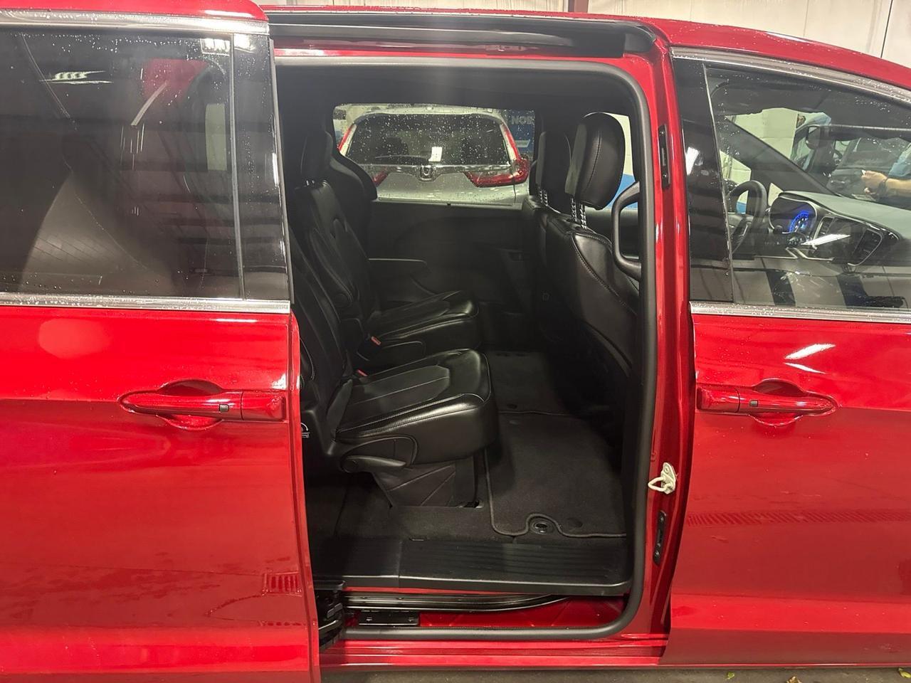 2027 Chrysler Pacifica Select West Burlington IA