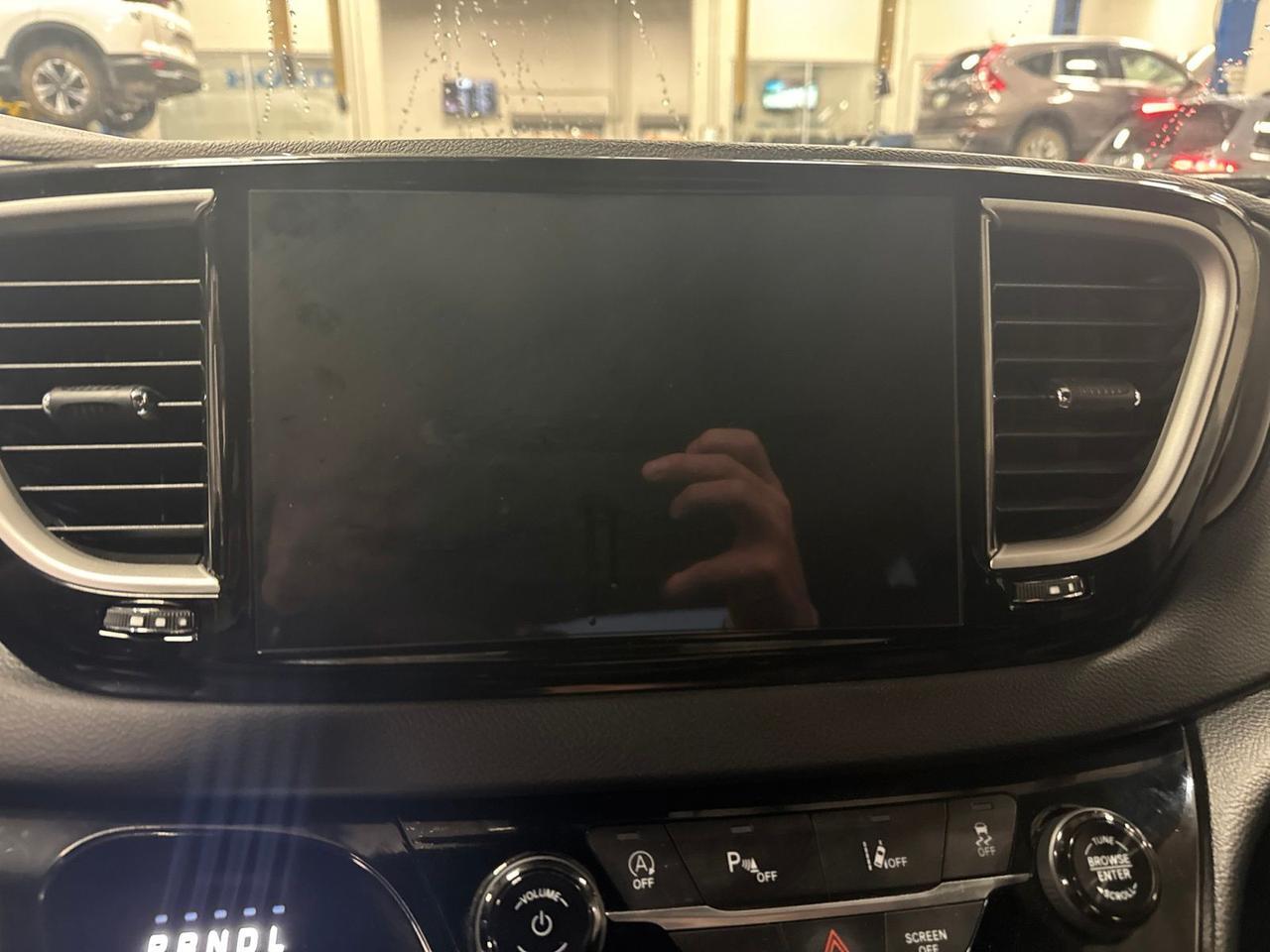 2027 Chrysler Pacifica Select West Burlington IA