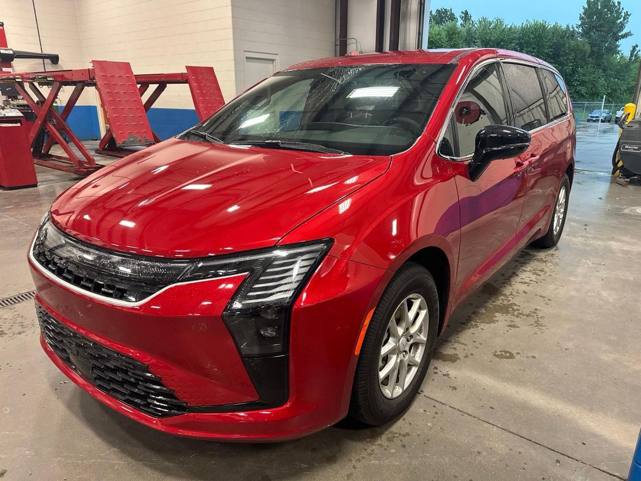 2027 Chrysler Pacifica Select West Burlington IA