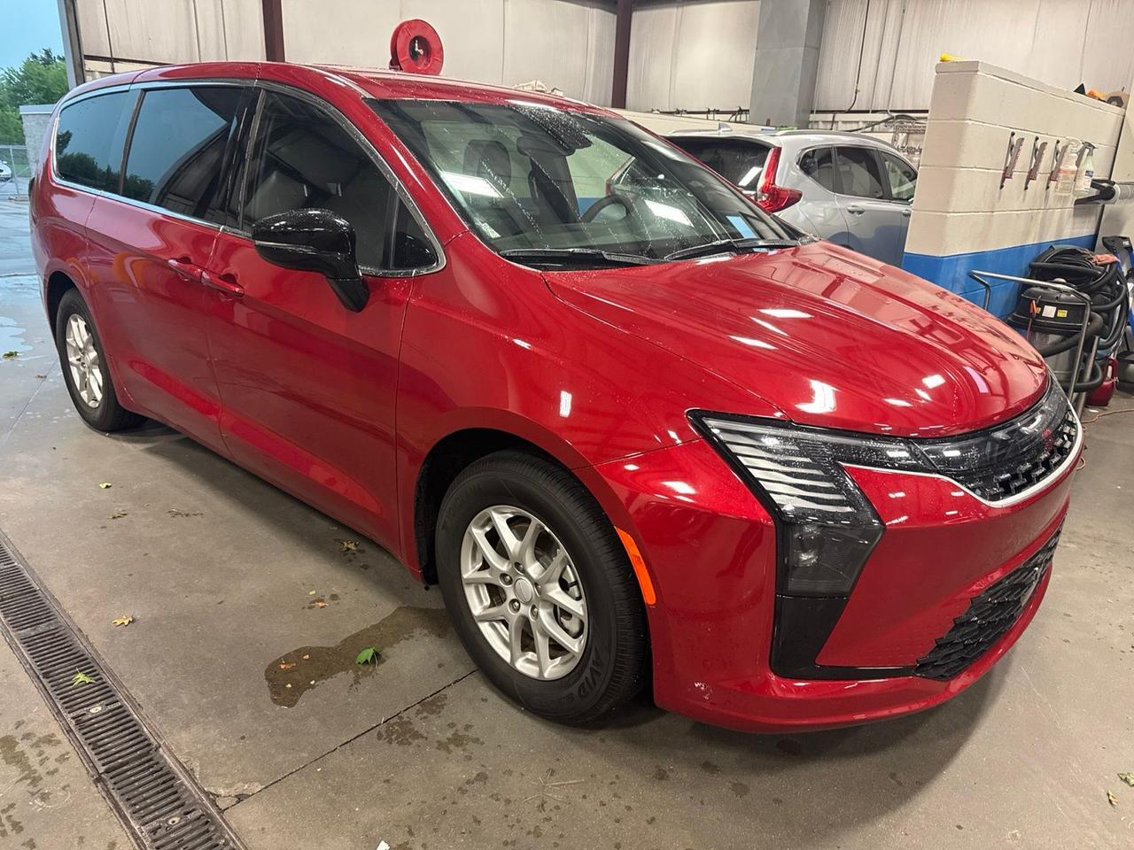 2027 Chrysler Pacifica Select West Burlington IA