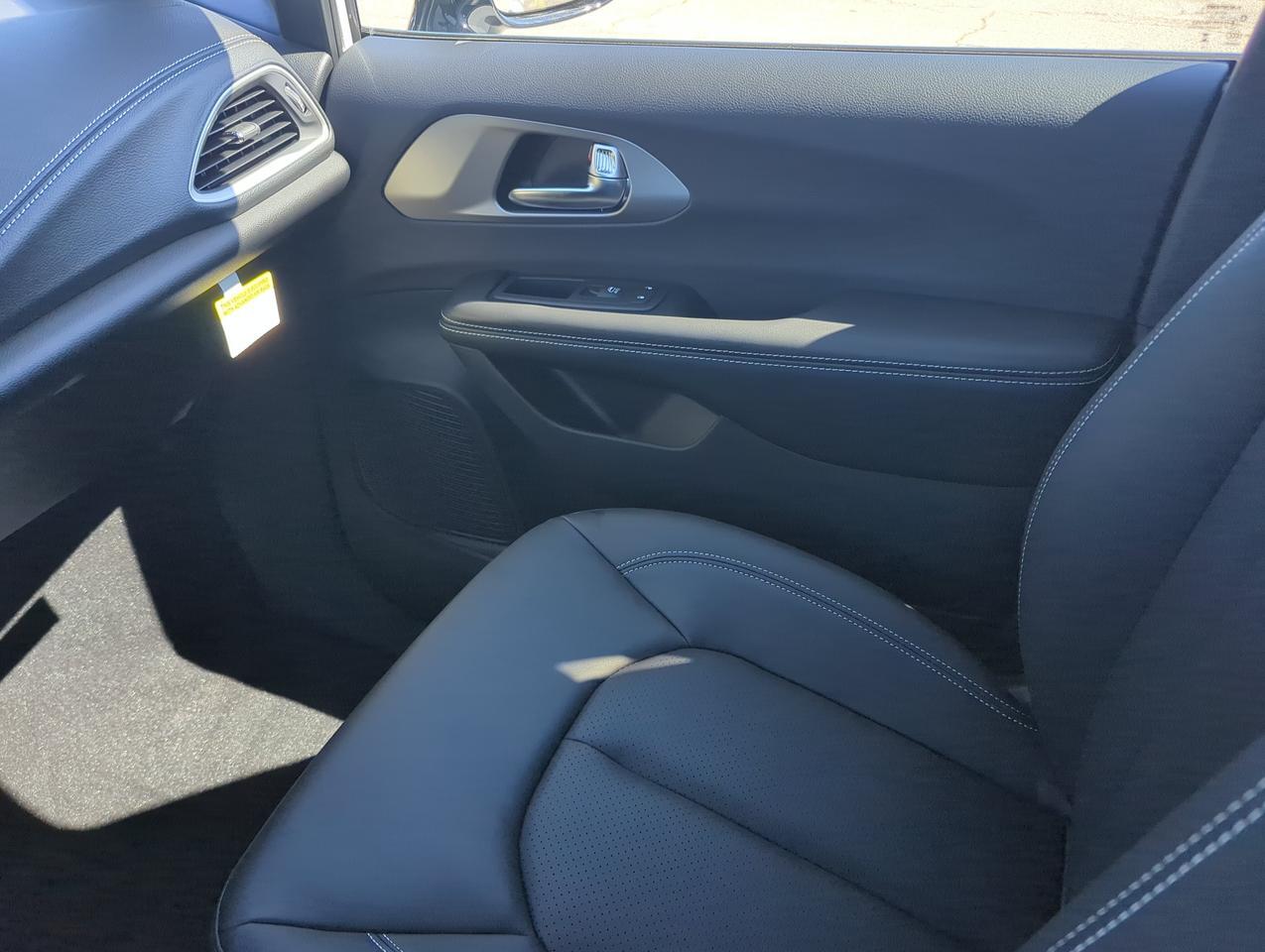 2027 Chrysler Pacifica Select Winder GA