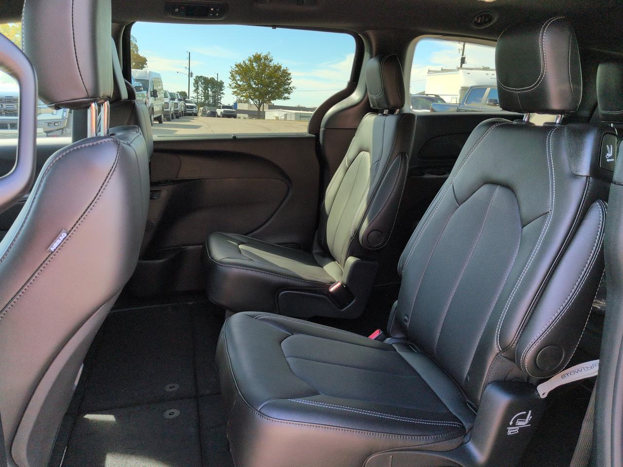 2027 Chrysler Pacifica Select Winder GA