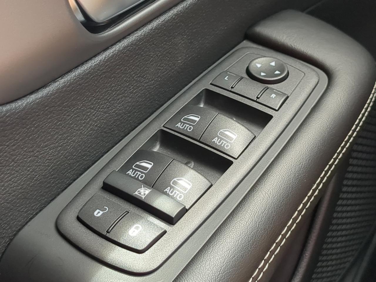 2027 Chrysler Pacifica Select Winder GA