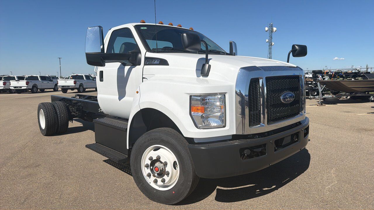 2027 FORD TRUCK Super Duty F-650