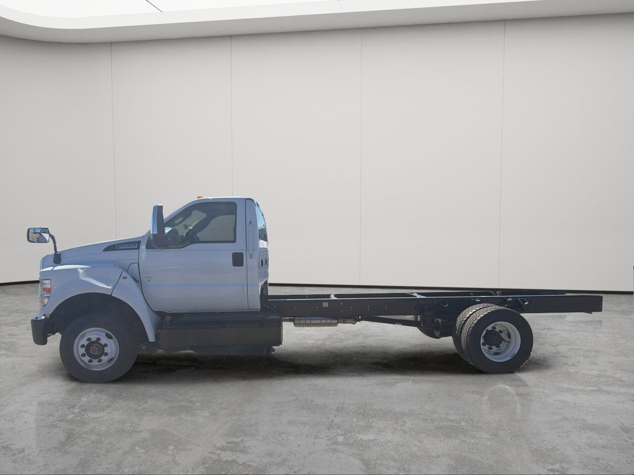 2027 FORD TRUCK Super Duty F-650