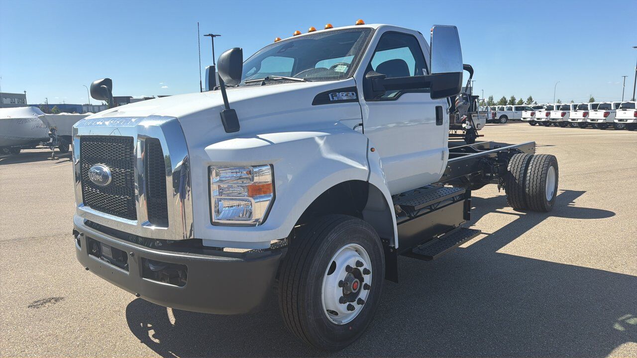 2027 FORD TRUCK Super Duty F-650