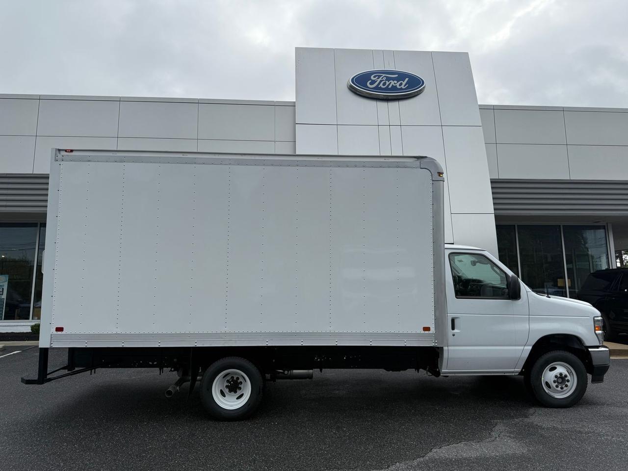2027 Ford E-350SD