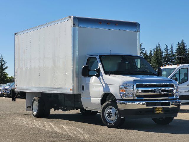 2027 Ford E-450SD Base