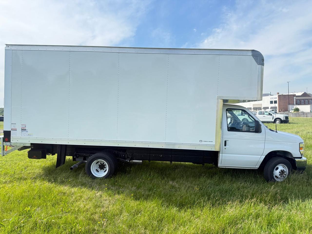 2027 Ford E-450SD Base