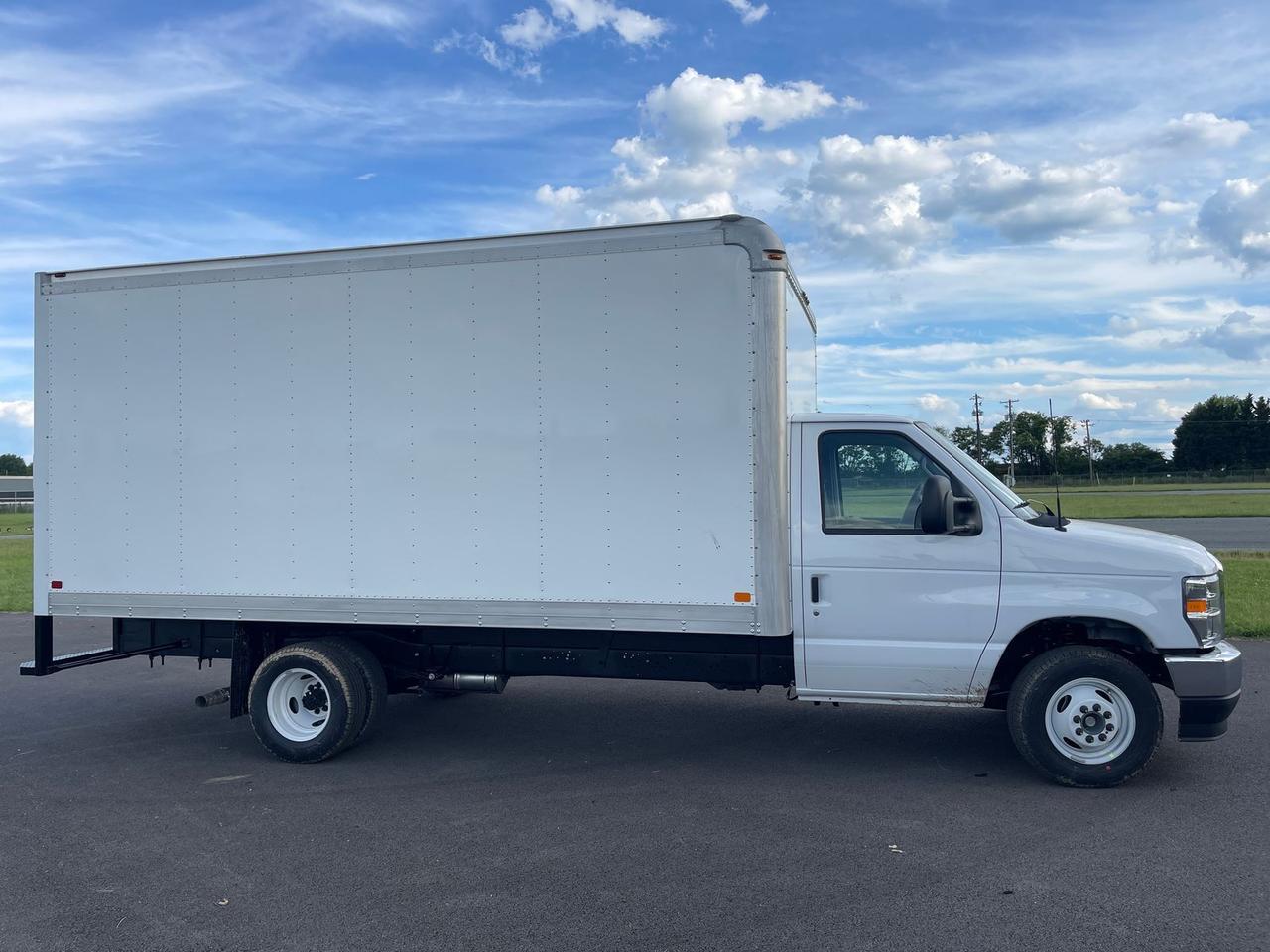 2027 Ford E-450SD Base