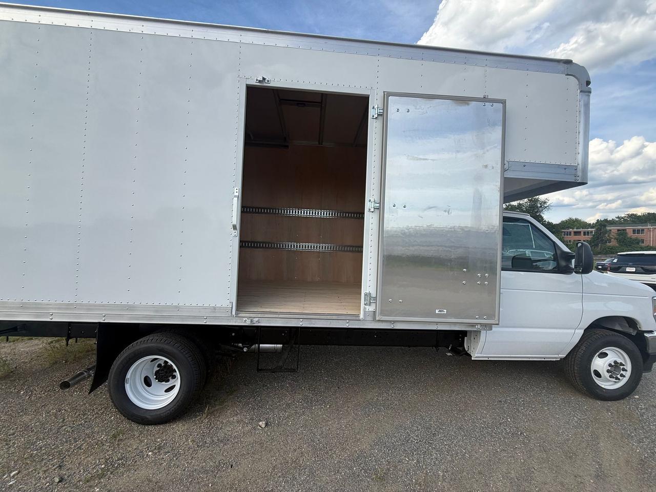 2027 Ford E-450SD DRW Gaithersburg MD