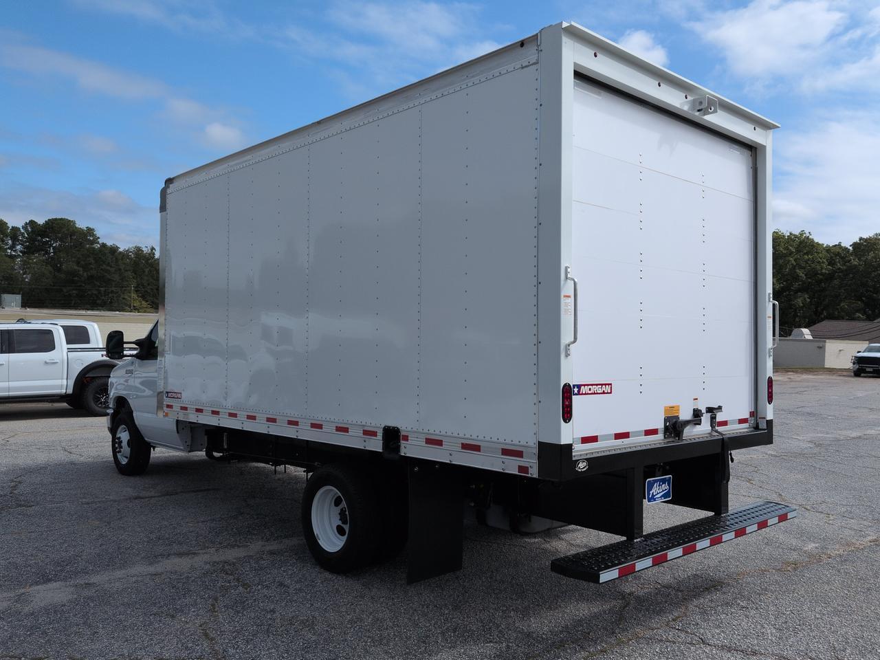 2027 Ford E-Series Cutaway Box Truck Winder GA