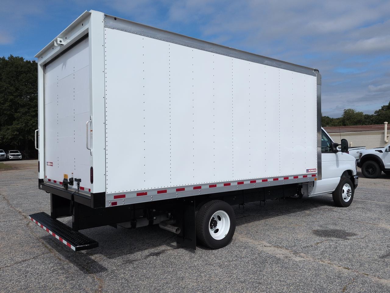 2027 Ford E-Series Cutaway Box Truck Winder GA