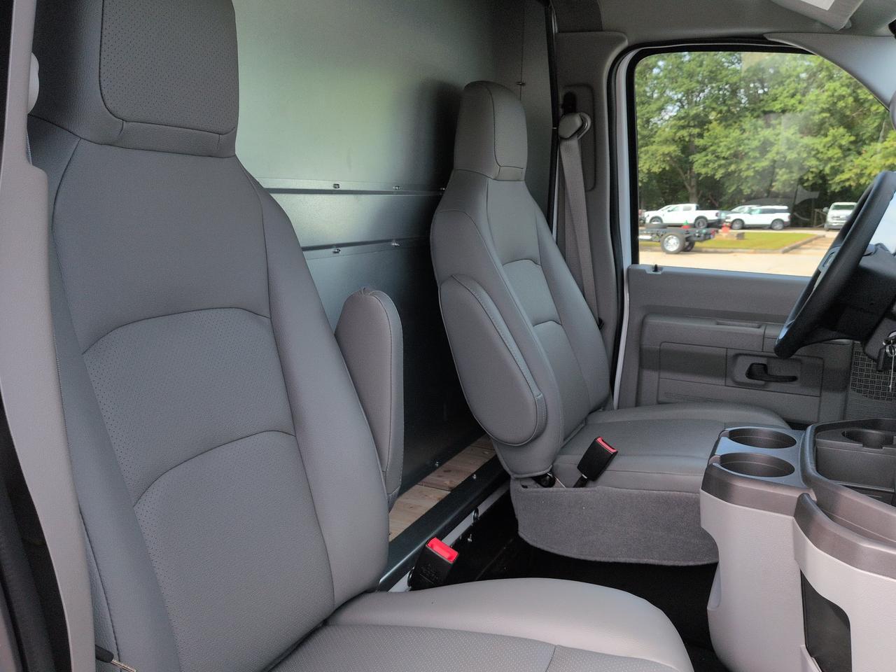 2027 Ford E-Series Cutaway Box Truck Winder GA