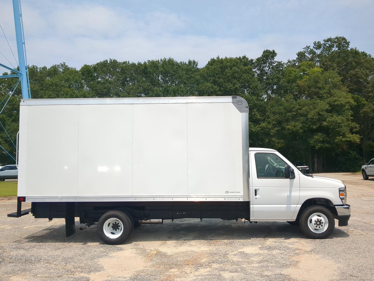 2027 Ford E-Series Cutaway CUTAWAY Appleton WI