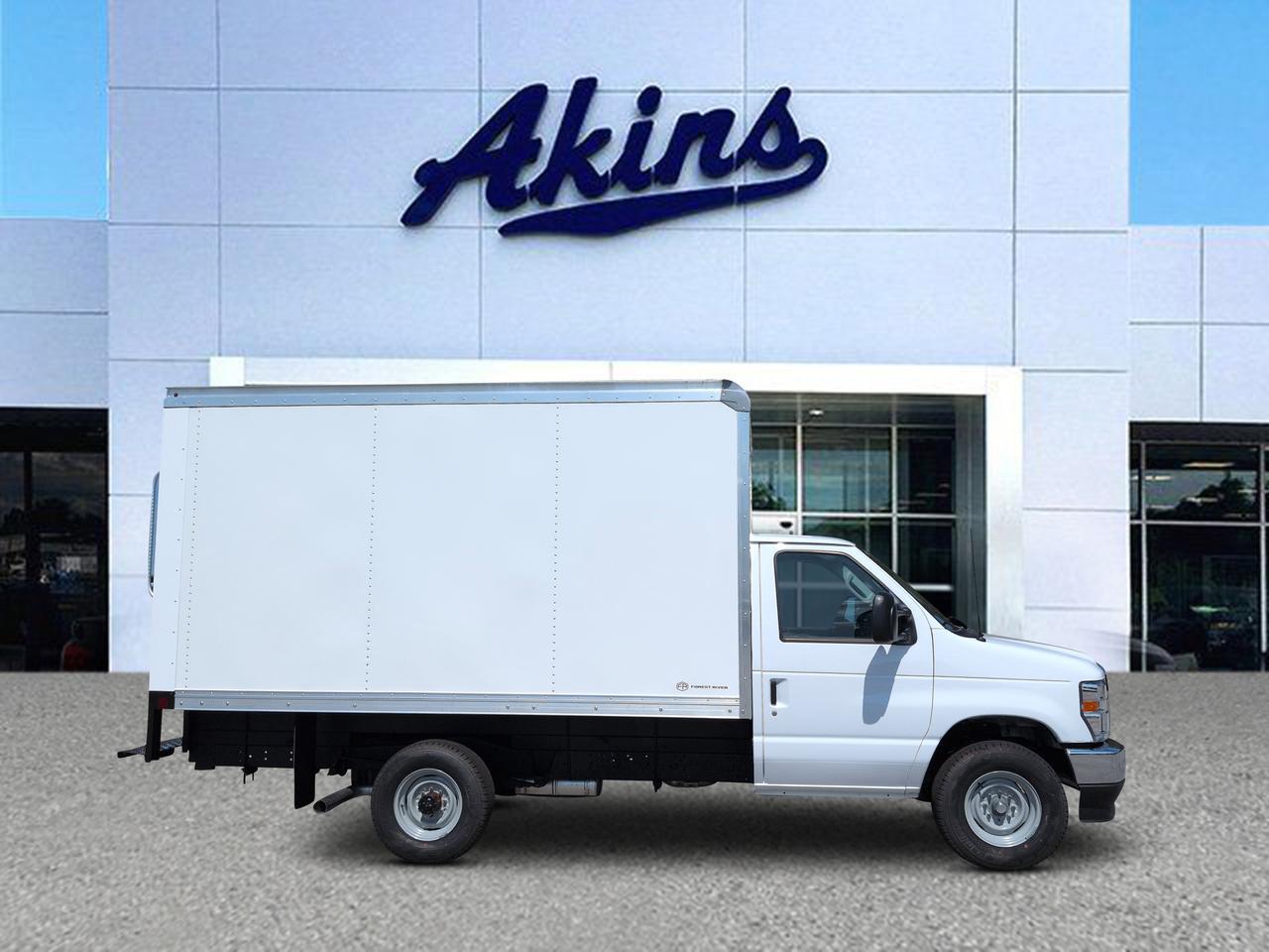2027 Ford E-Series Cutaway E350